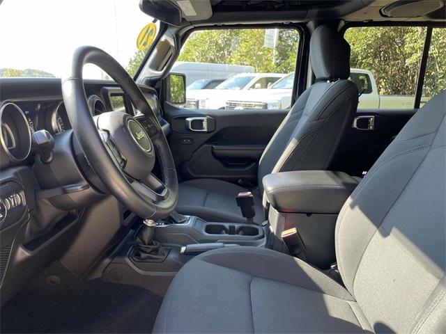 used 2021 Jeep Gladiator car, priced at $32,124