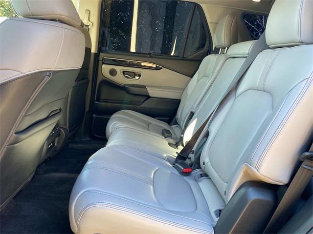 used 2023 Honda Pilot car, priced at $37,657