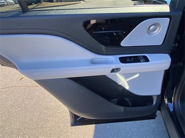 new 2025 Lincoln Aviator car, priced at $70,543