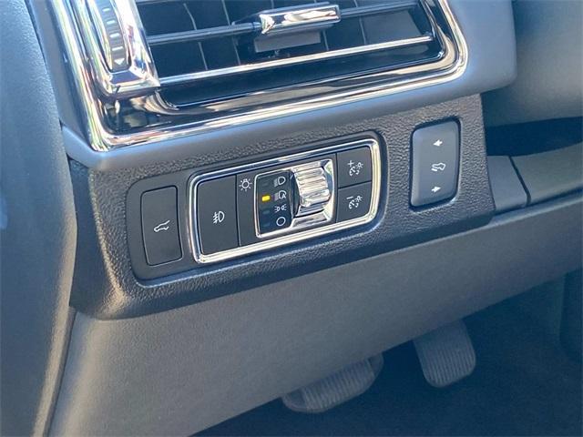 used 2024 Lincoln Navigator L car, priced at $78,907