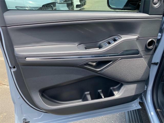 new 2025 Lincoln Navigator car, priced at $109,305