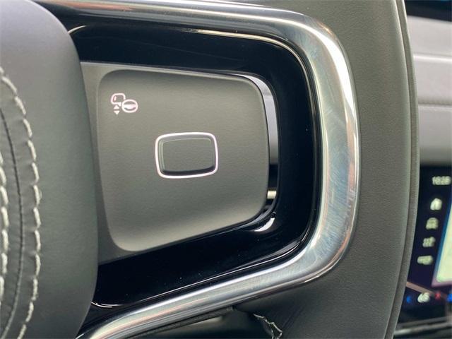 new 2025 Lincoln Navigator car, priced at $107,083