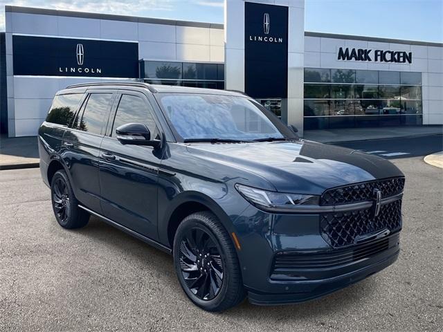 new 2025 Lincoln Navigator car, priced at $107,083