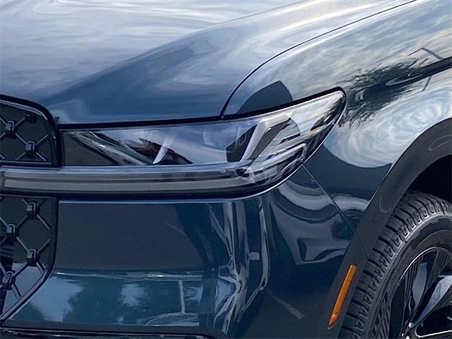 new 2025 Lincoln Navigator car, priced at $107,083
