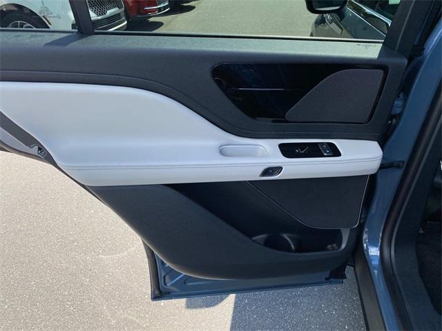 new 2025 Lincoln Aviator car, priced at $61,123
