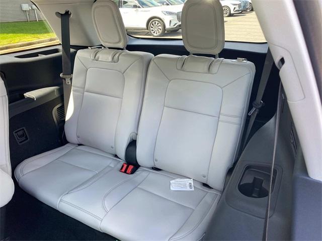 new 2025 Lincoln Aviator car, priced at $61,123