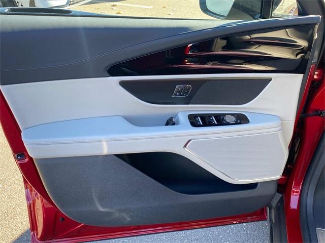 new 2026 Lincoln Nautilus car, priced at $57,302