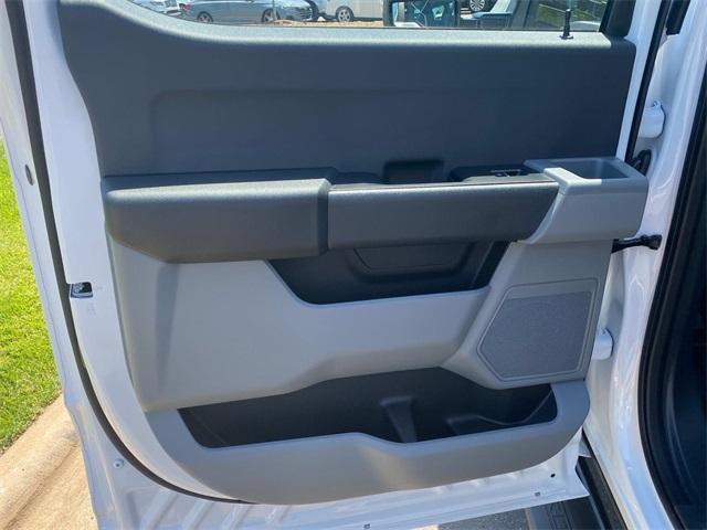 new 2025 Ford F-250 car, priced at $62,944