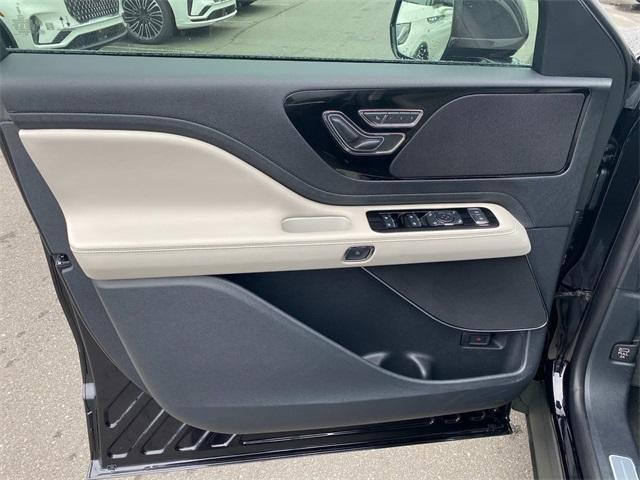 new 2025 Lincoln Aviator car, priced at $55,585