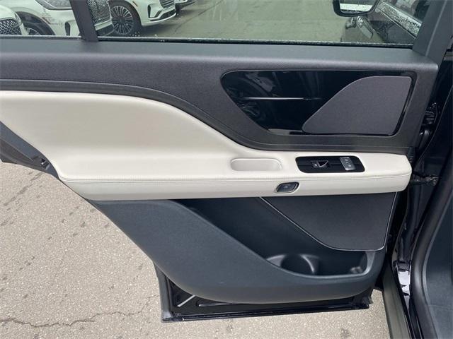 new 2025 Lincoln Aviator car, priced at $55,585