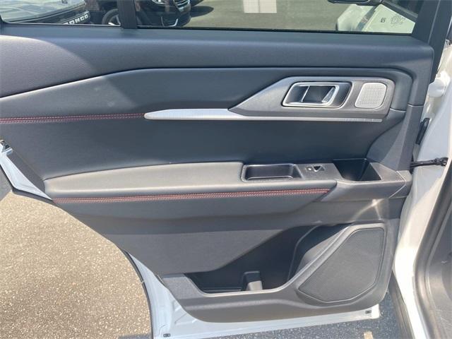 new 2025 Ford Explorer car, priced at $55,548