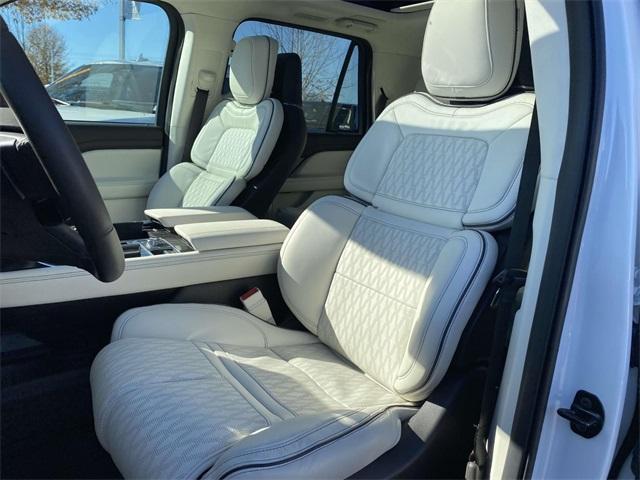 new 2024 Lincoln Navigator car, priced at $115,265