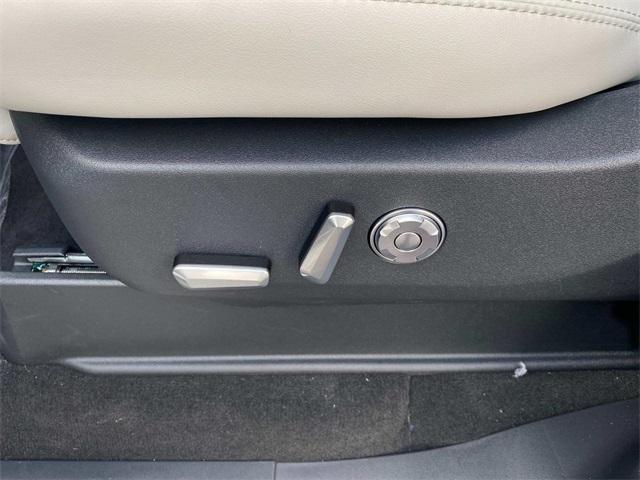 new 2025 Lincoln Navigator L car, priced at $108,075