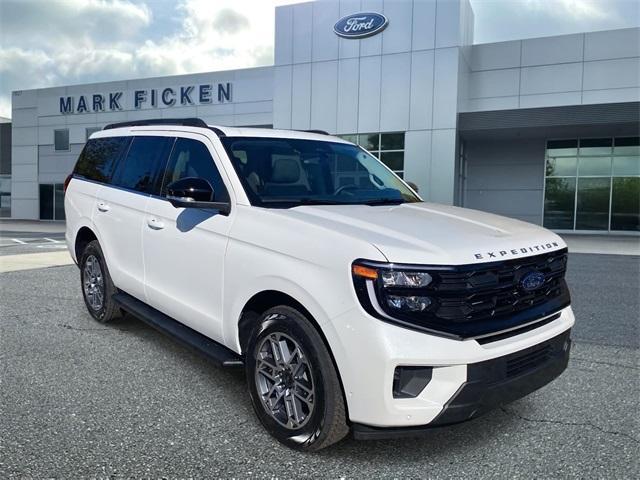 new 2025 Ford Expedition car, priced at $73,340