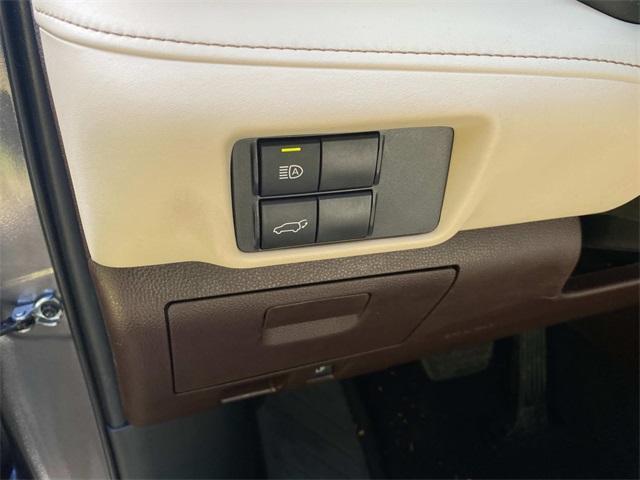 used 2021 Toyota Highlander Hybrid car, priced at $31,086