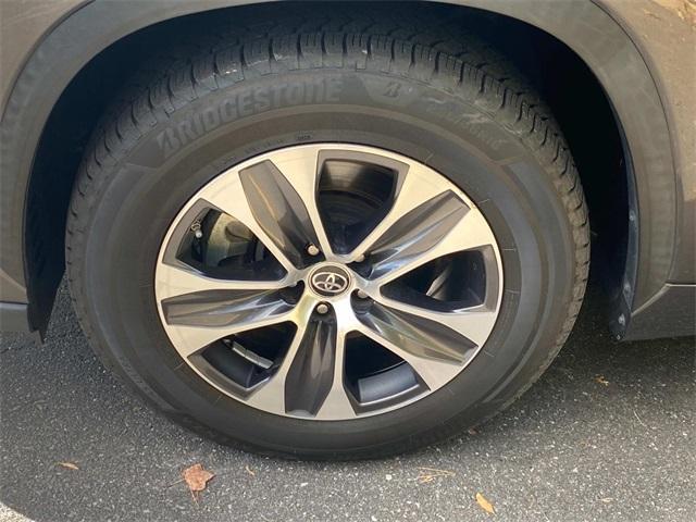 used 2021 Toyota Highlander Hybrid car, priced at $31,086