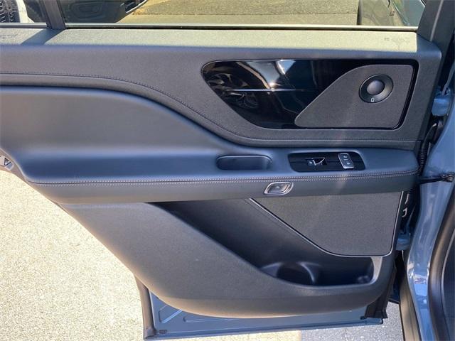 new 2025 Lincoln Aviator car, priced at $68,251