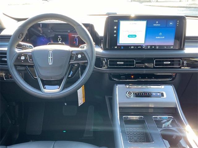 new 2025 Lincoln Aviator car, priced at $68,251