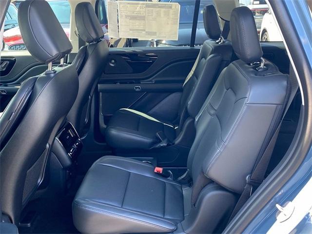 new 2025 Lincoln Aviator car, priced at $68,251