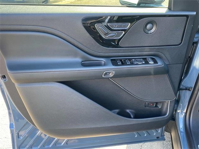 new 2025 Lincoln Aviator car, priced at $68,251