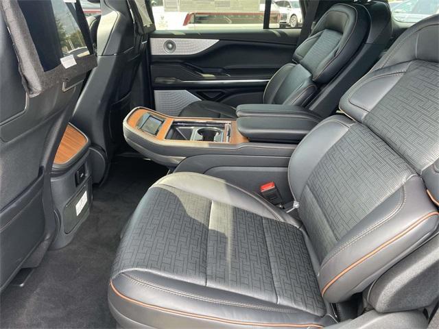 new 2025 Lincoln Navigator car, priced at $119,435