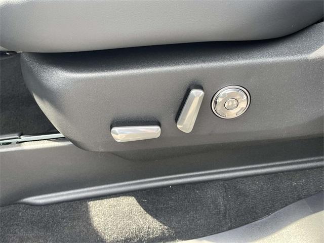 new 2025 Lincoln Navigator car, priced at $119,435