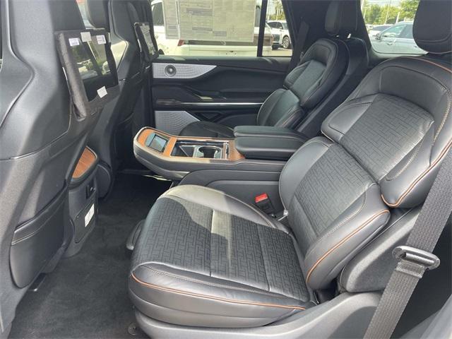 new 2025 Lincoln Navigator car, priced at $119,435