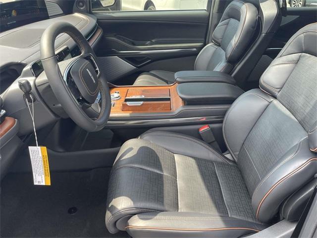 new 2025 Lincoln Navigator car, priced at $119,435