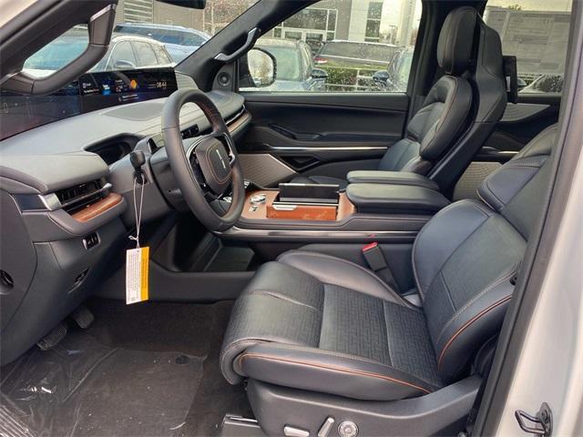 new 2025 Lincoln Navigator car, priced at $118,585
