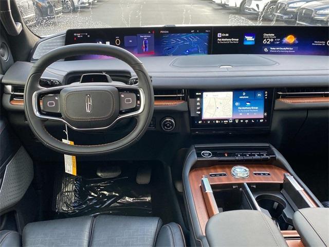 new 2025 Lincoln Navigator car, priced at $118,585