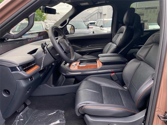 new 2025 Lincoln Navigator car, priced at $121,435