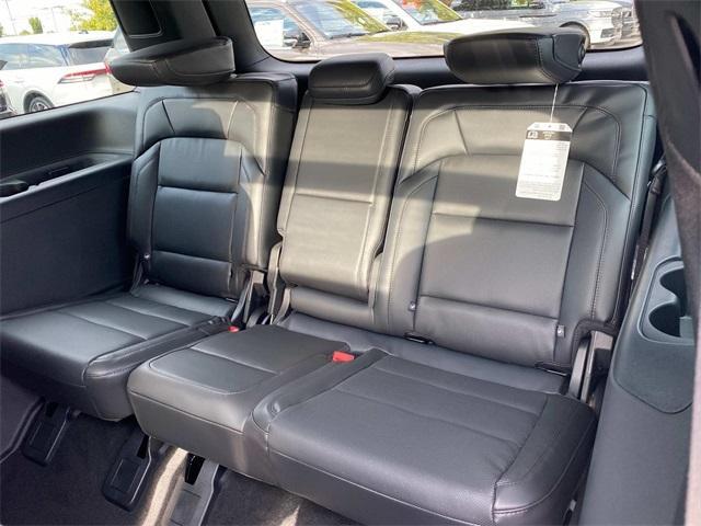 new 2025 Lincoln Navigator car, priced at $107,083