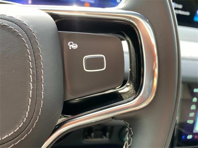 new 2025 Lincoln Navigator car, priced at $107,083
