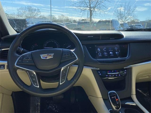 used 2017 Cadillac XT5 car, priced at $16,514