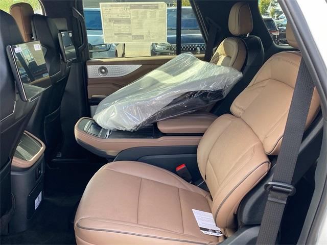 new 2025 Lincoln Navigator car, priced at $118,585