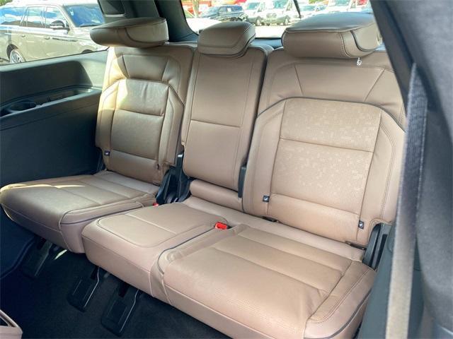 new 2025 Lincoln Navigator car, priced at $118,585