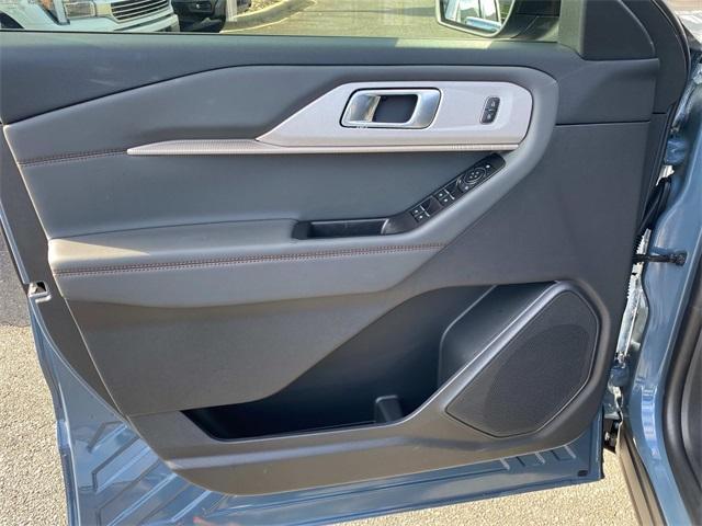 new 2025 Ford Explorer car, priced at $43,106