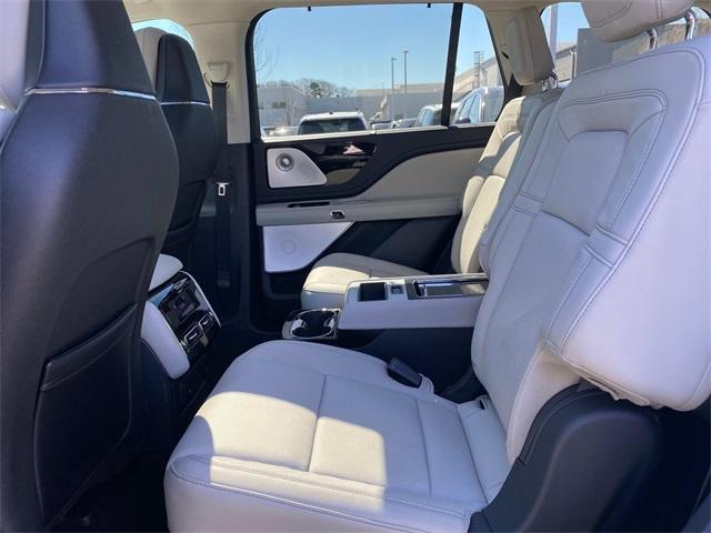 new 2025 Lincoln Aviator car, priced at $77,027