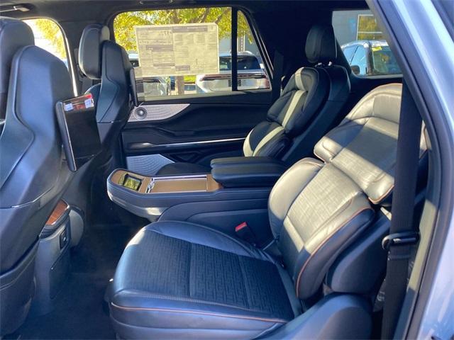 new 2025 Lincoln Navigator L car, priced at $121,585