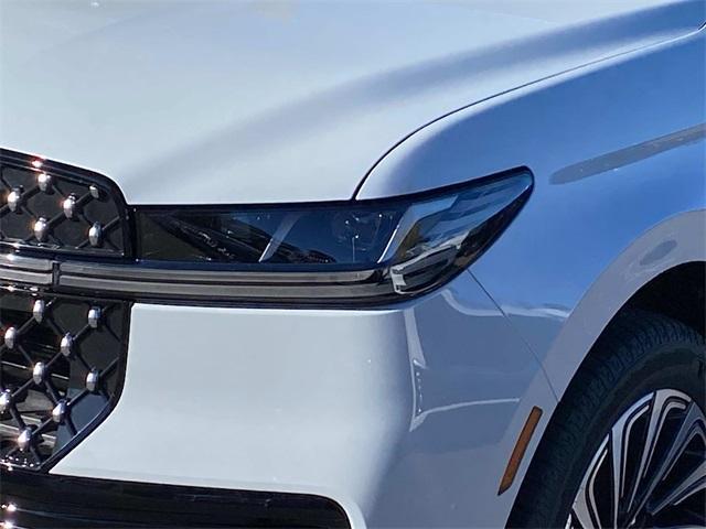 new 2025 Lincoln Navigator L car, priced at $121,585