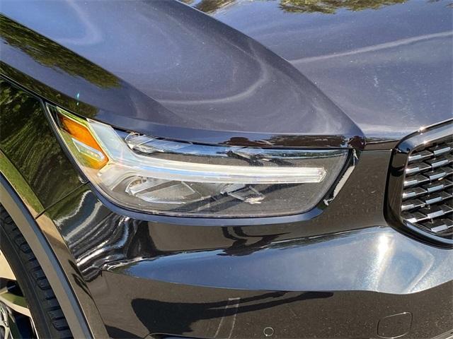 used 2020 Volvo XC40 car, priced at $22,163