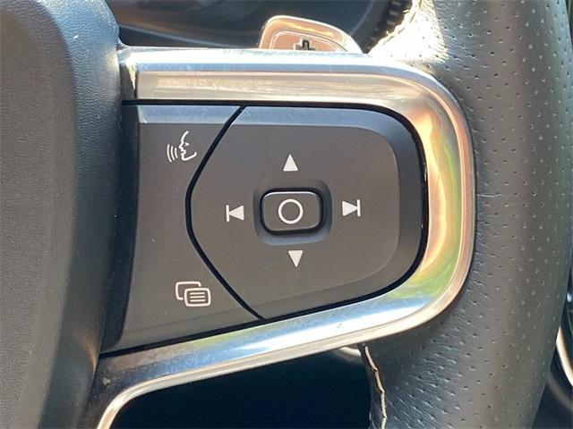 used 2020 Volvo XC40 car, priced at $22,163