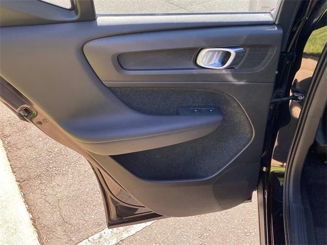 used 2020 Volvo XC40 car, priced at $22,163