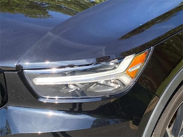 used 2020 Volvo XC40 car, priced at $22,163