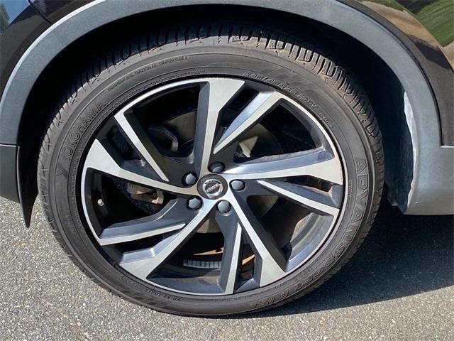 used 2020 Volvo XC40 car, priced at $22,163
