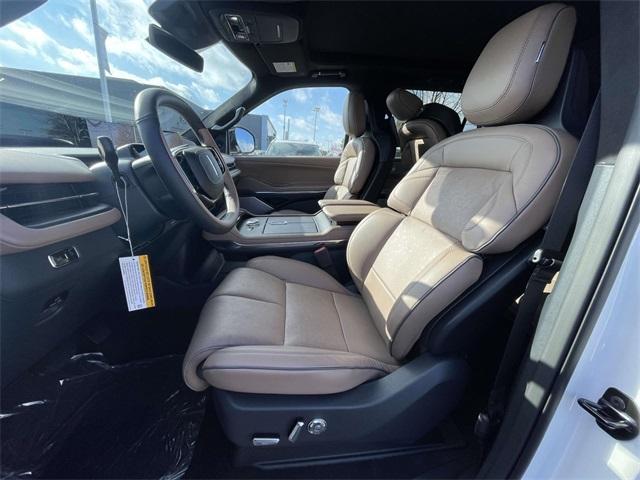 new 2025 Lincoln Navigator L car, priced at $121,585