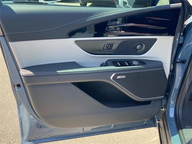 new 2025 Lincoln Nautilus car, priced at $58,708