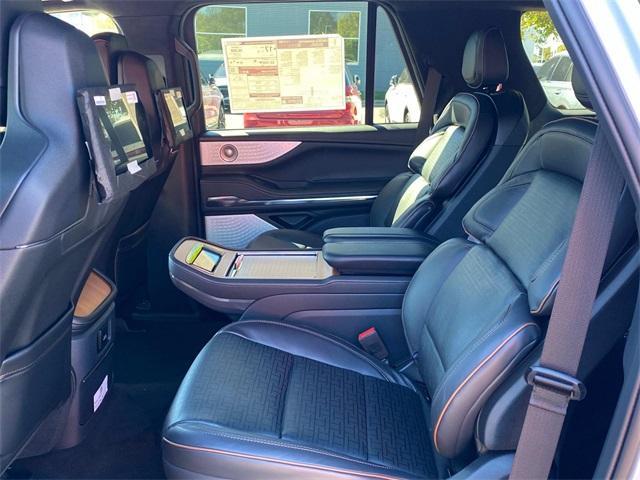 new 2025 Lincoln Navigator car, priced at $118,585