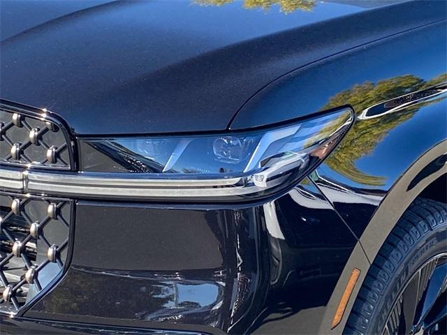 new 2025 Lincoln Navigator L car, priced at $121,335