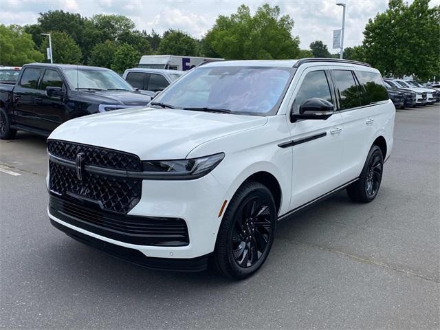 new 2025 Lincoln Navigator car, priced at $105,985